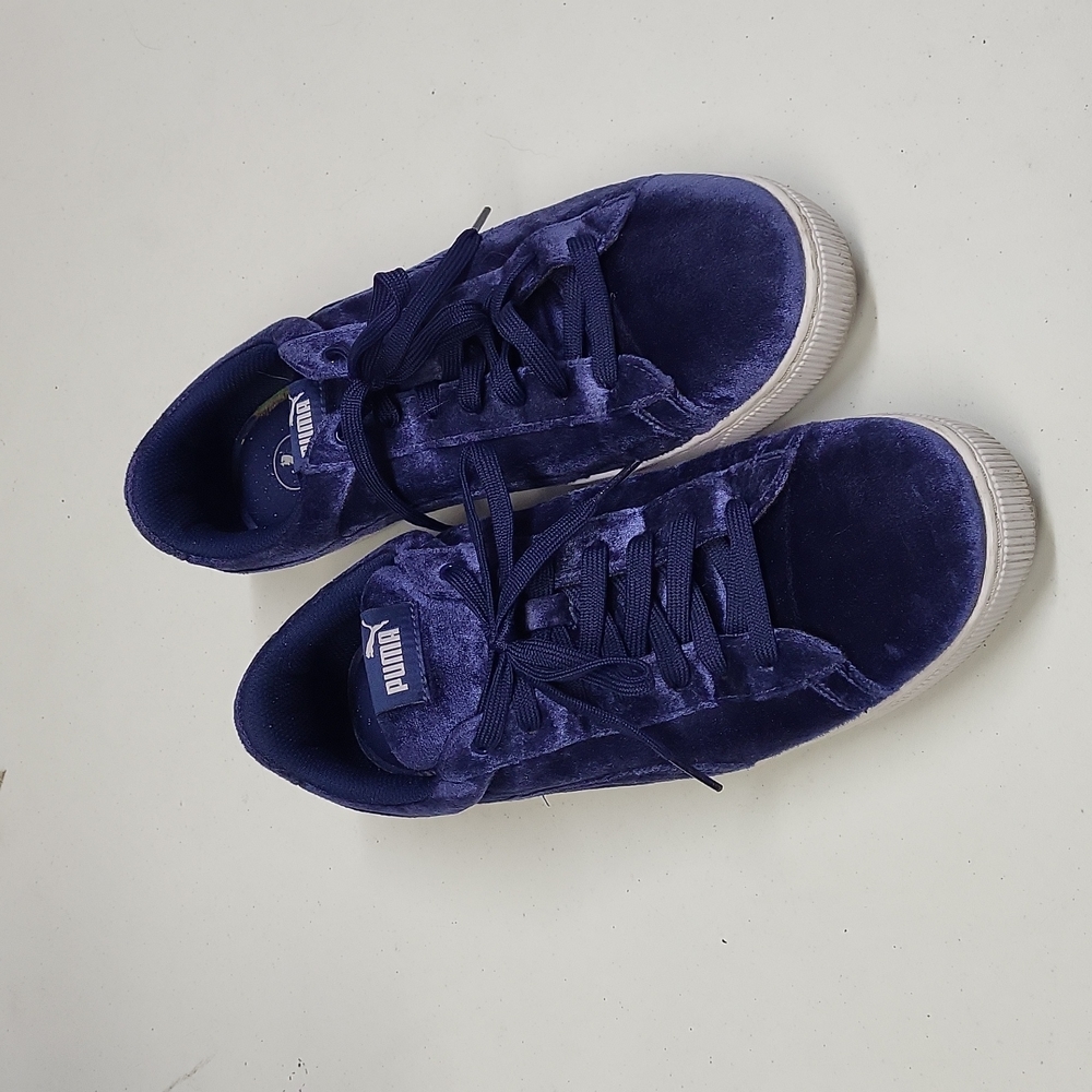 The PUMA Vikky platform Velvet Blue Basketball Women's Platform Sneaker Size 11